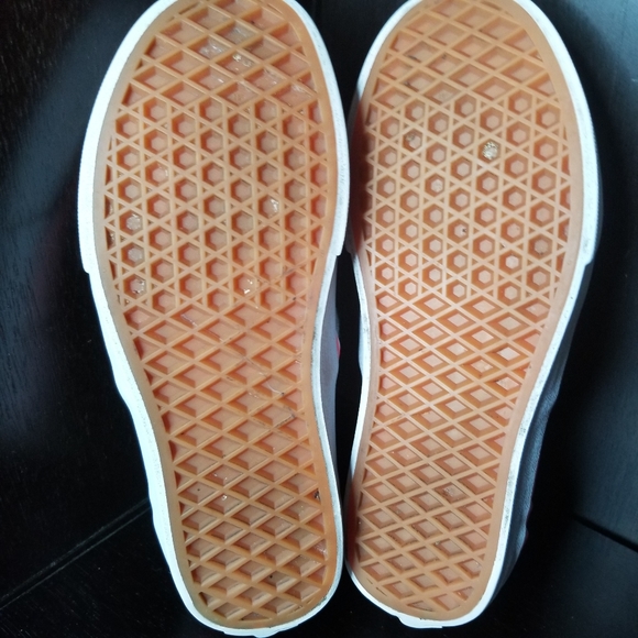 VANS GRAY AND PINK  SIZE 6 SLIP ONS - Picture 7 of 7
